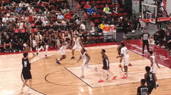 鹈鹕球员在比赛中心情不稳表现不佳 鹈鹕球员在比赛中心情不稳表现不佳